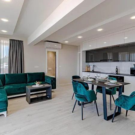 Stunning In With House Sea View Apartment *